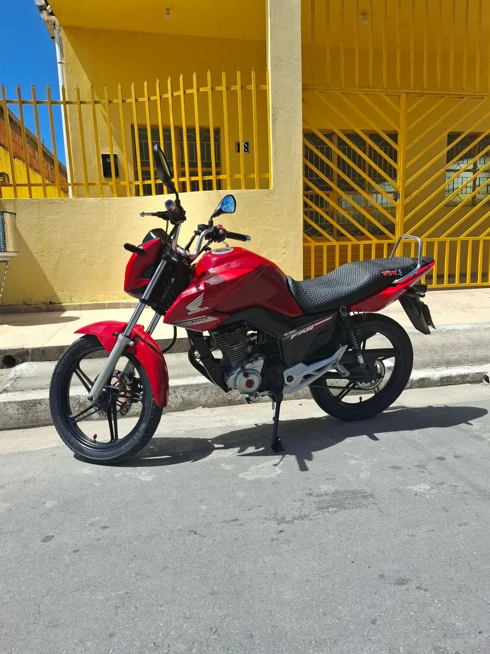 Locação de moto e aluguel de moto 250,00 