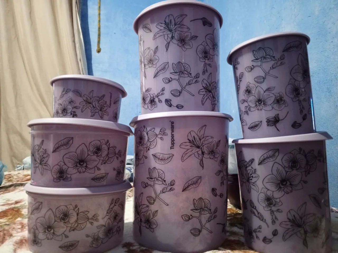 Jogo de potes Tupperware com flores