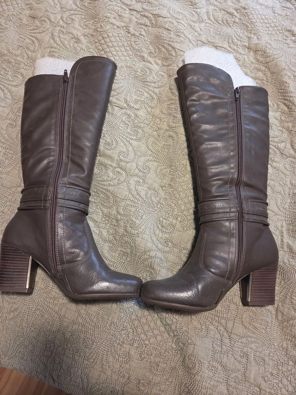 Botas Femininas Cano Alto - Marrom