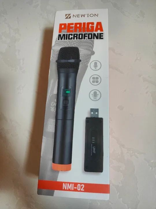 Microfone dinâmico sem fio UHF novo 