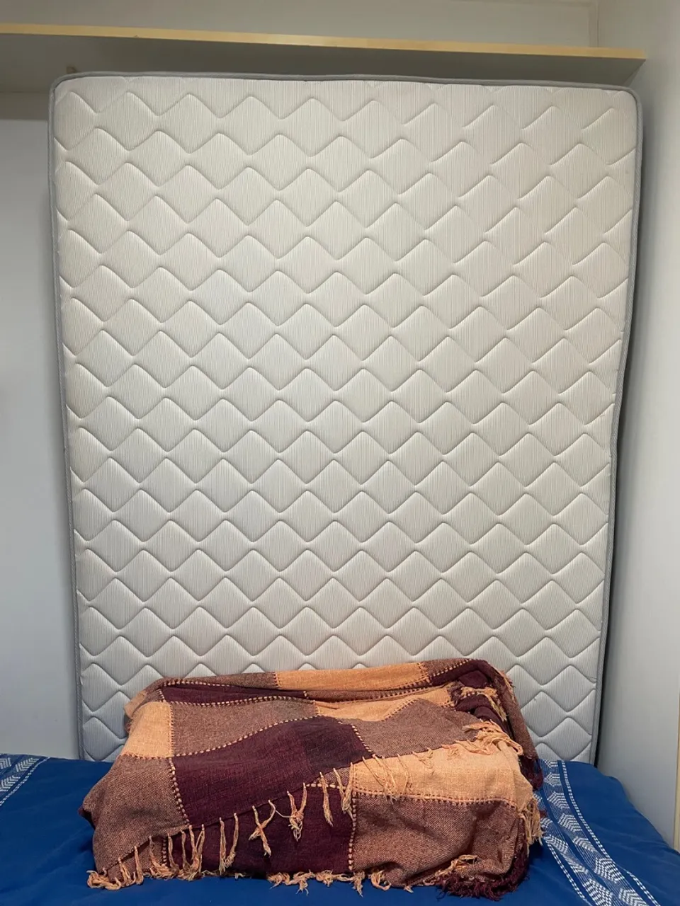 Colchão e cama box de Casal Confortável e Resistente
