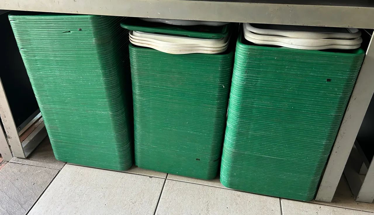 Bandejas Plásticas Para Restaurante-Padaria e Outros  - Foto 5