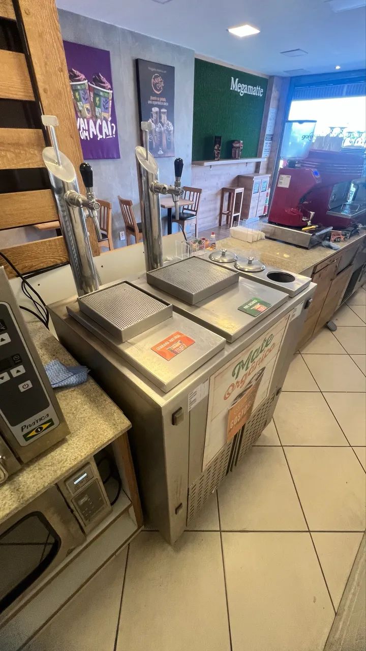 Tanque de mate e guaraná com 2 torneiras inox e 3 porta condimentos 