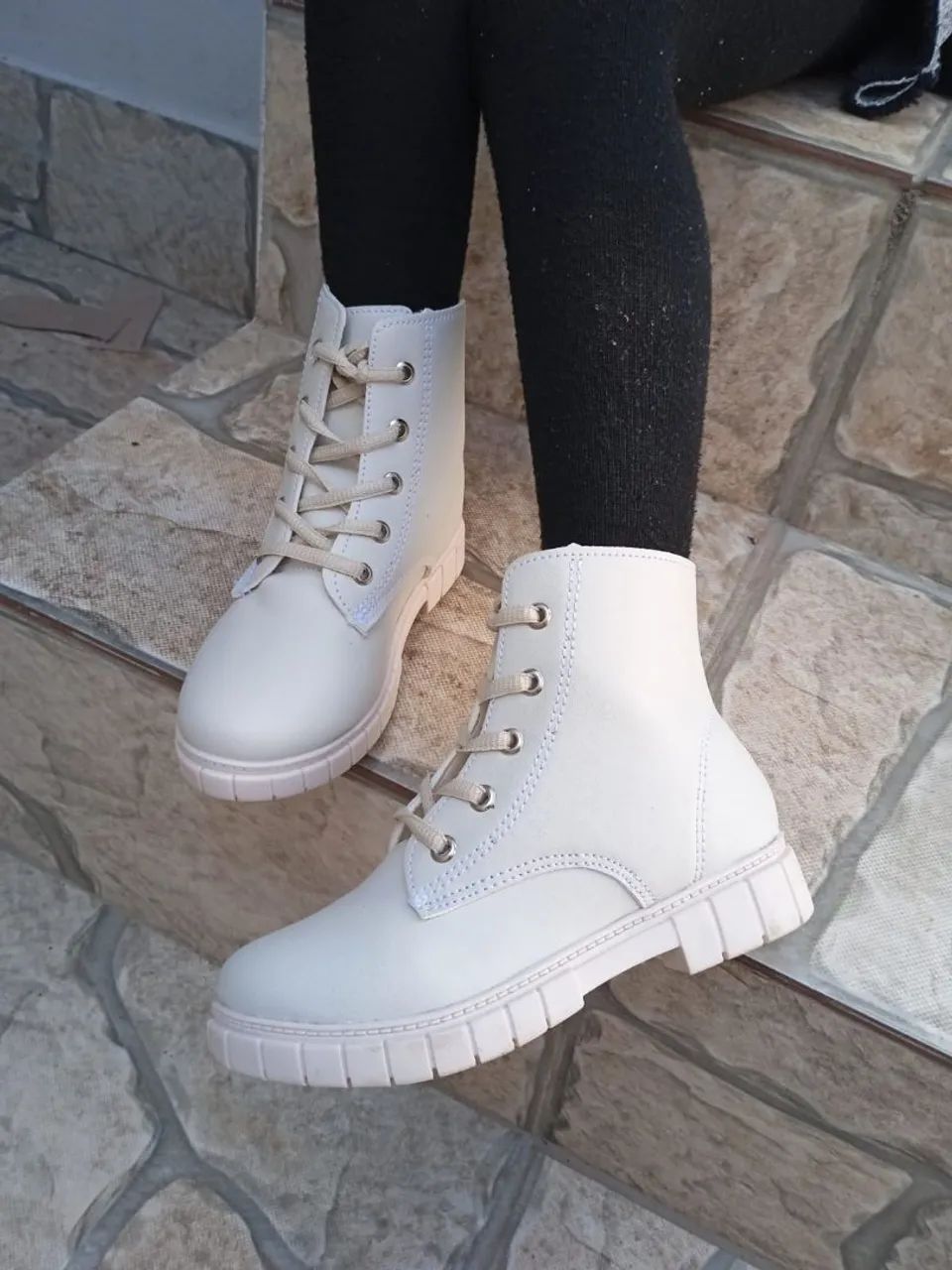 Botas infantis envernizadas pretas - Foto 4