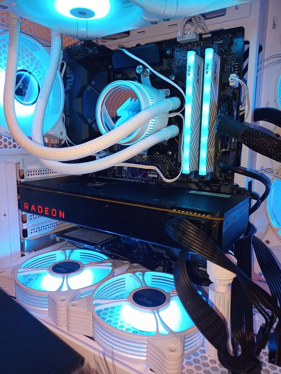 Placa de vídeo RX Vega 64 8GB