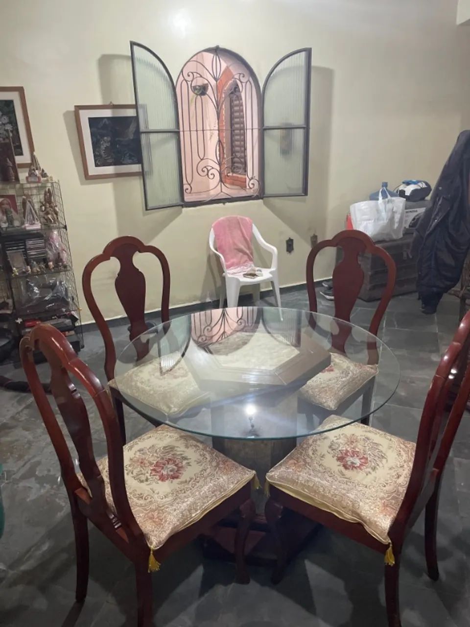 Mesa de Jantar de Vidro com base em Travertino + 4 Cadeiras - Foto 3