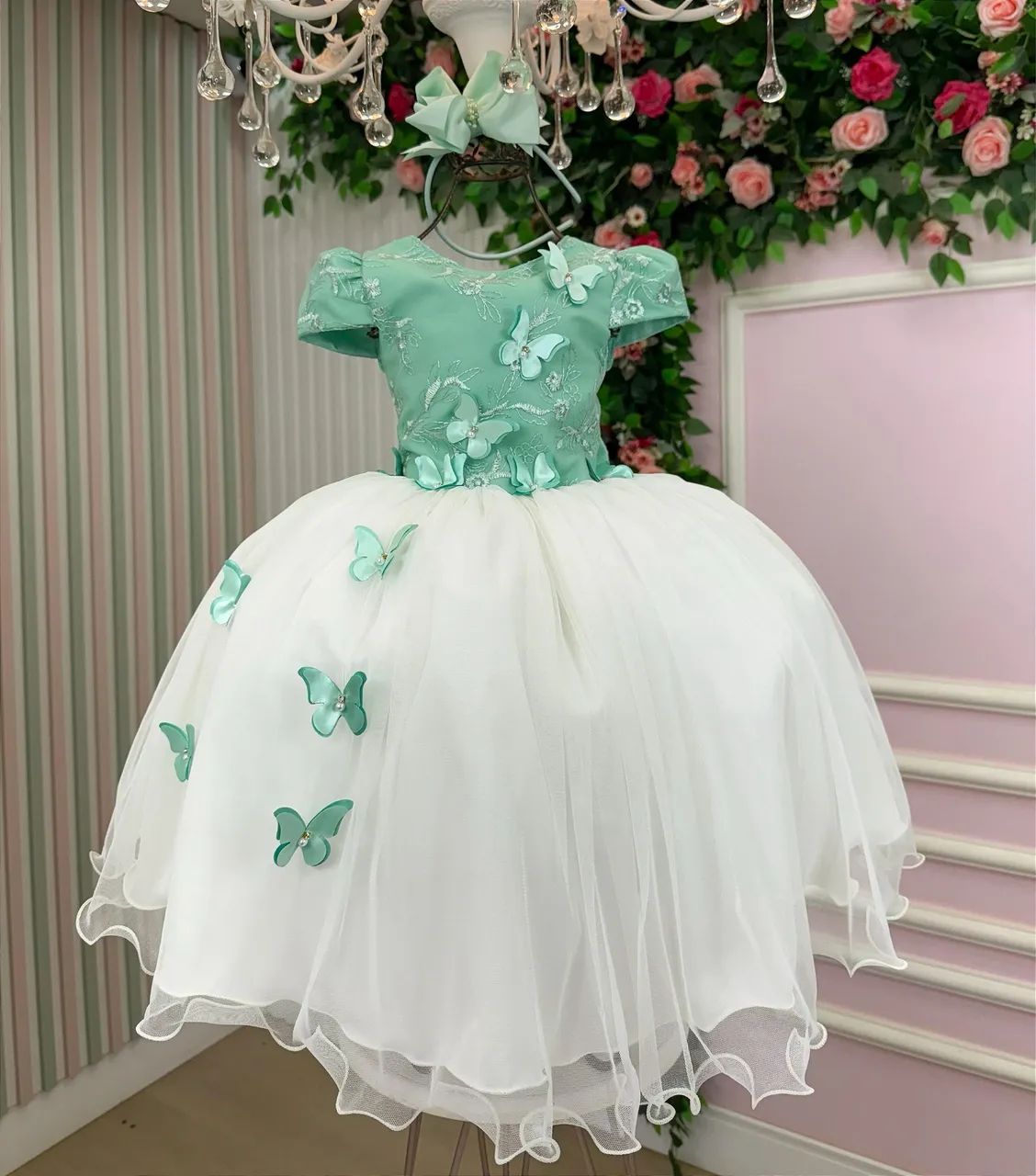 Vestidos Luxo com Apliques de Borboleta  - Foto 5
