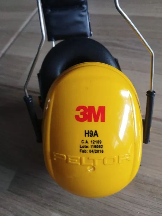 Protetor auricular tipo concha marca 3M