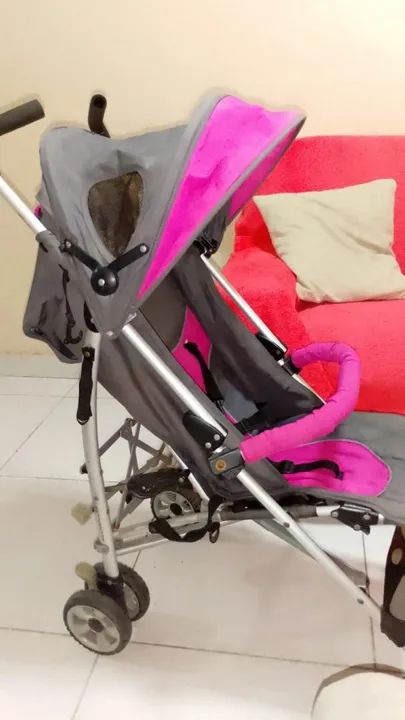 Carrinho de Bebê Dobrável - Rosa e Cinza