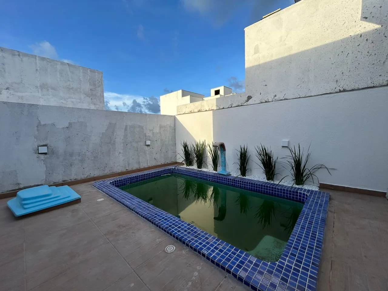 BELÍSSIMA CASA A VENDA EM CONDOMÍNIO PORTO MONTE, PERTINHO DA PRAIA DO FRANCÊS.