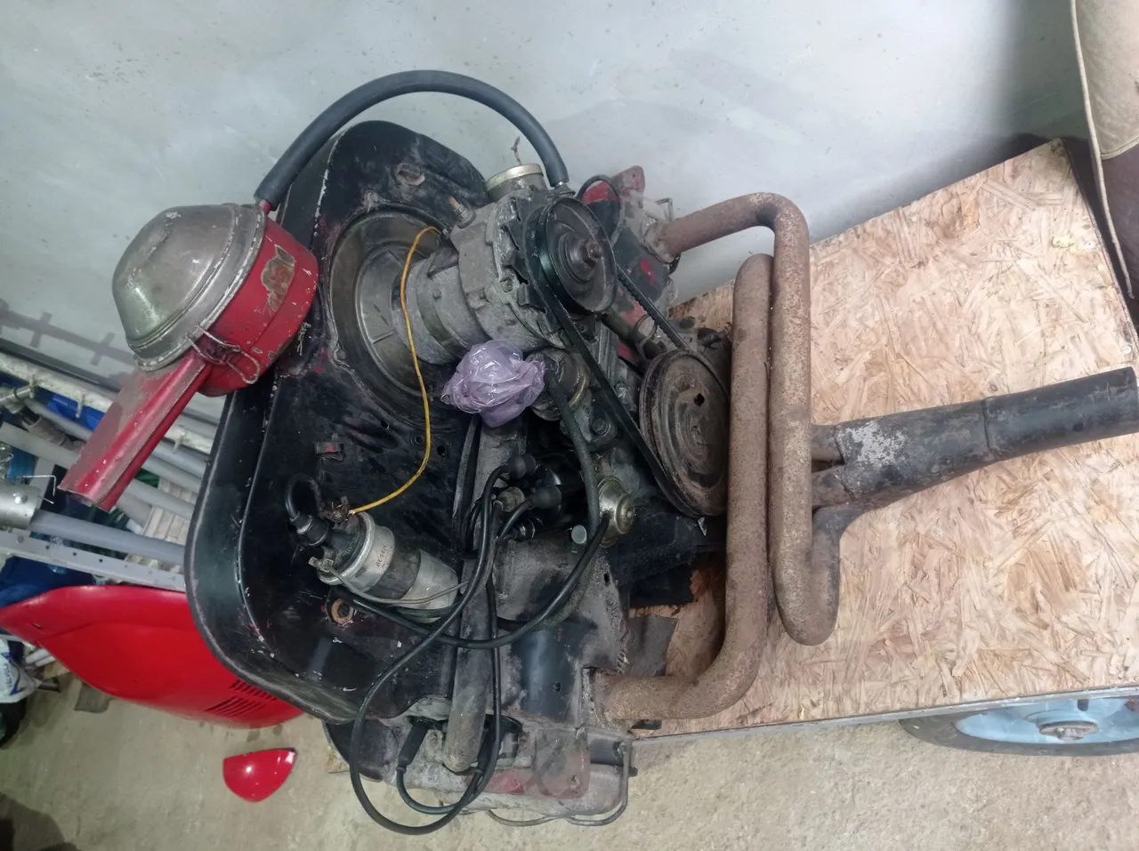 Baixei o preço !!!Motor VW a ar 1300cc . Ano.1973