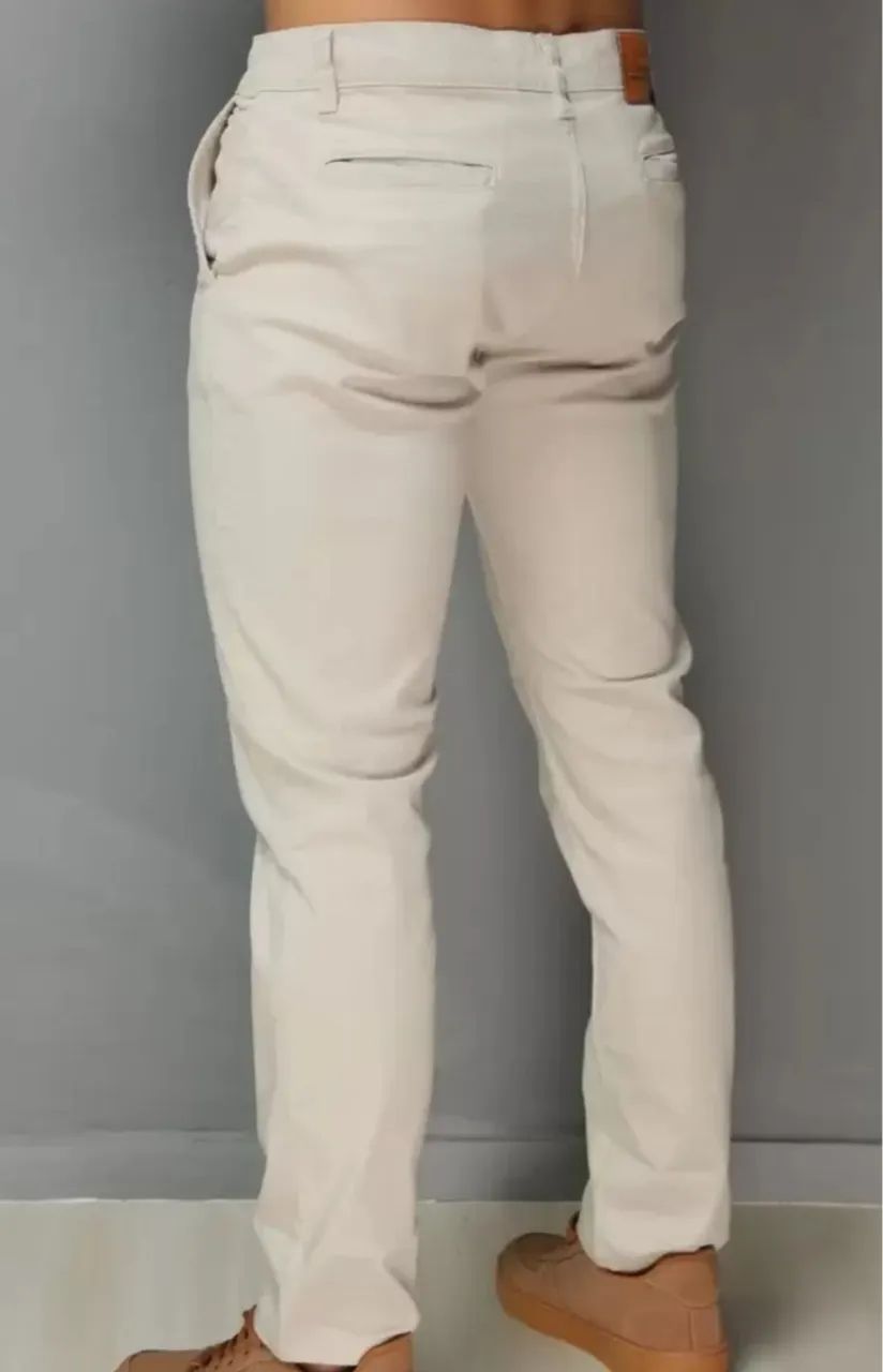 Calça Bolso Embutido Sarja Bege  - Foto 4