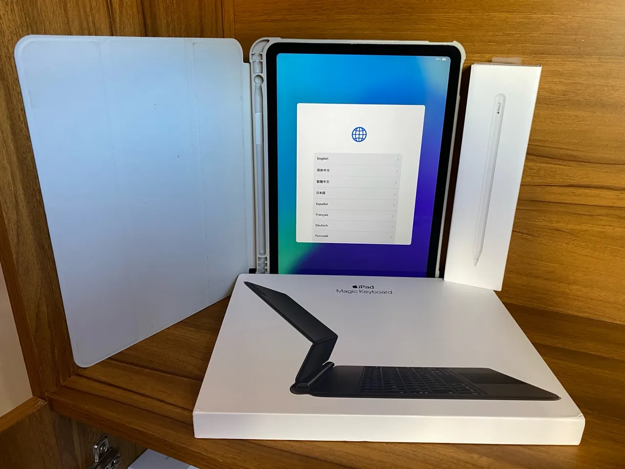 iPad Air M2 Semi Novo com Magic Keyboard e Pencil