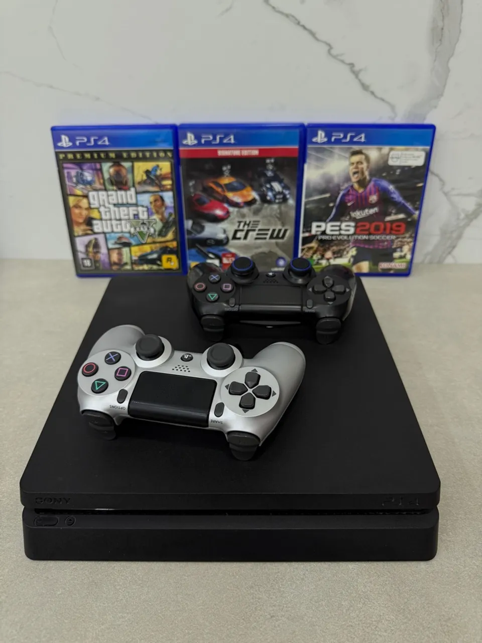 Playstation 4 slim 1TB + Jogos