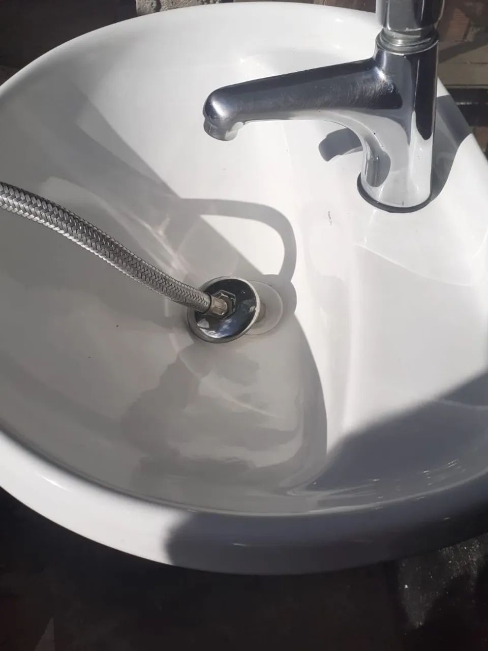 Cuba de cerâmica com torneira Deca - Foto 4