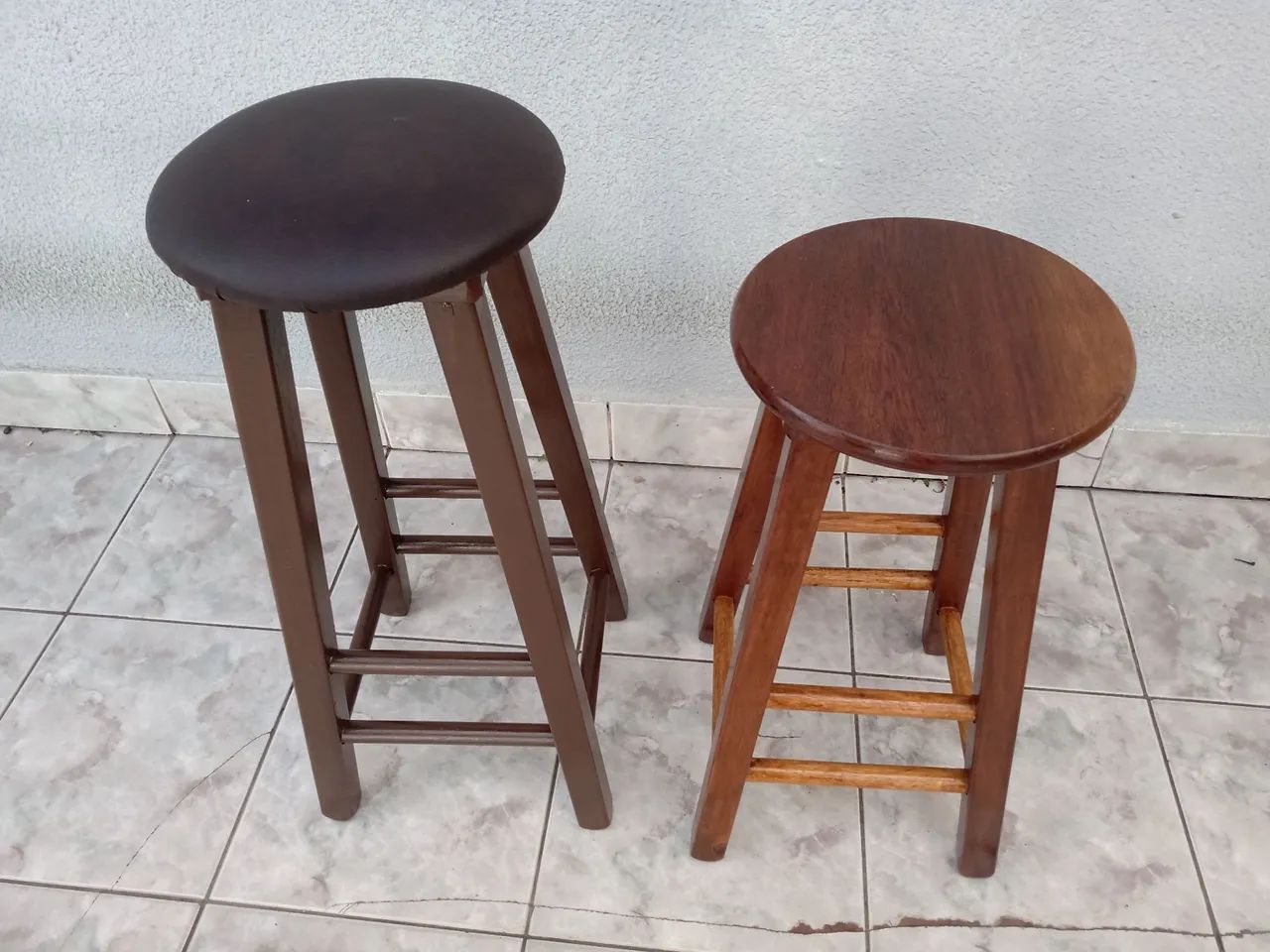 Banquetas de Madeira de lei. - Foto 4