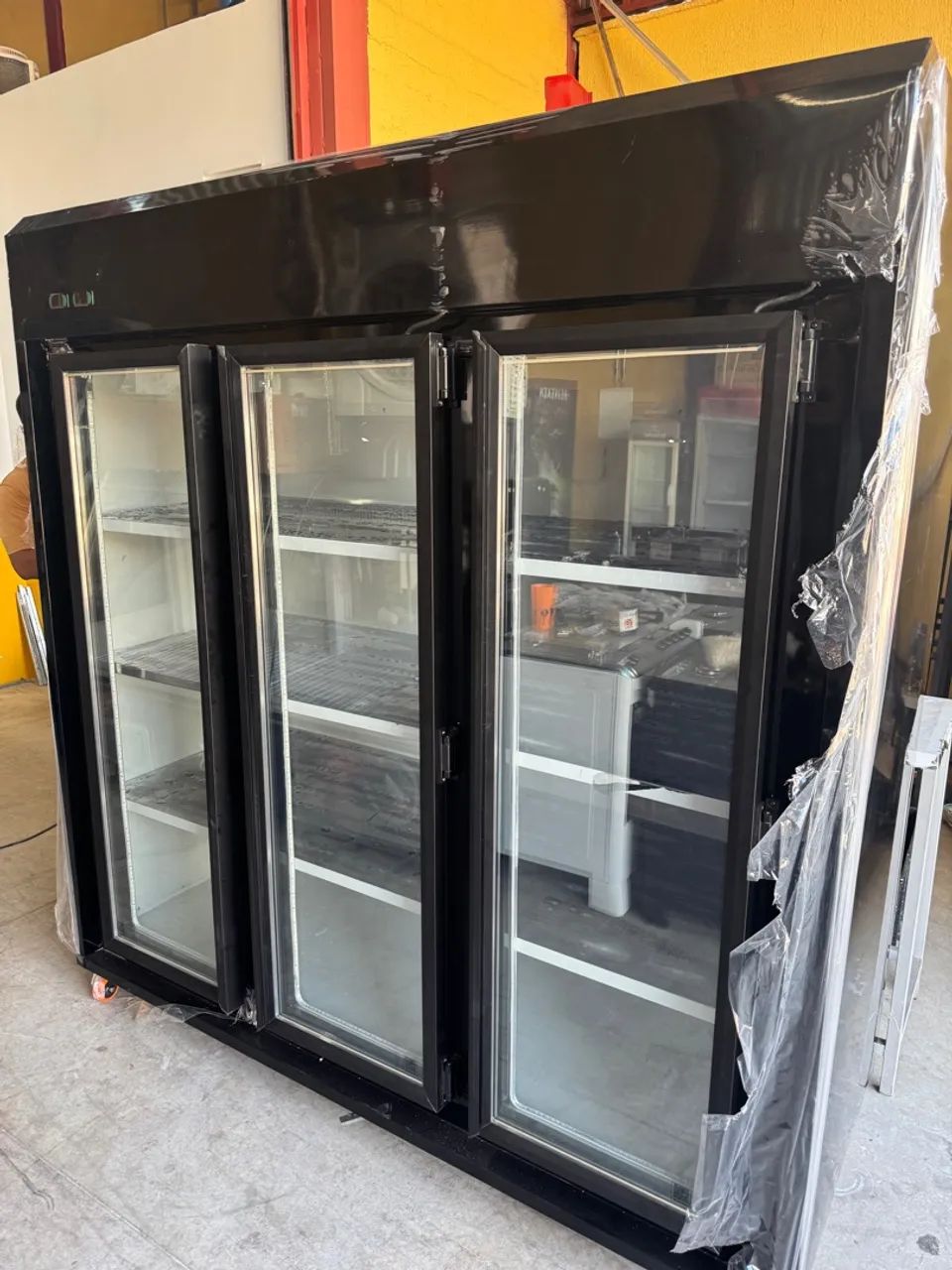 Freezer expositor 3 portas com vidro aquecido  - Foto 4