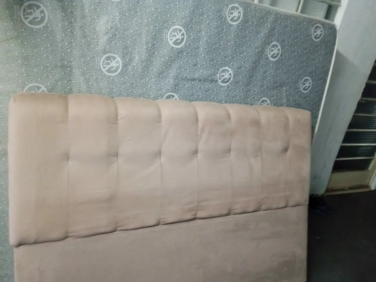 Cama QUEEN COM CABECEIRA
