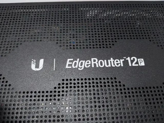 Roteador Ubiquiti Edgerouter 12P Er-12P 10 portas Gigabit + 2p Sfp Portas Poe