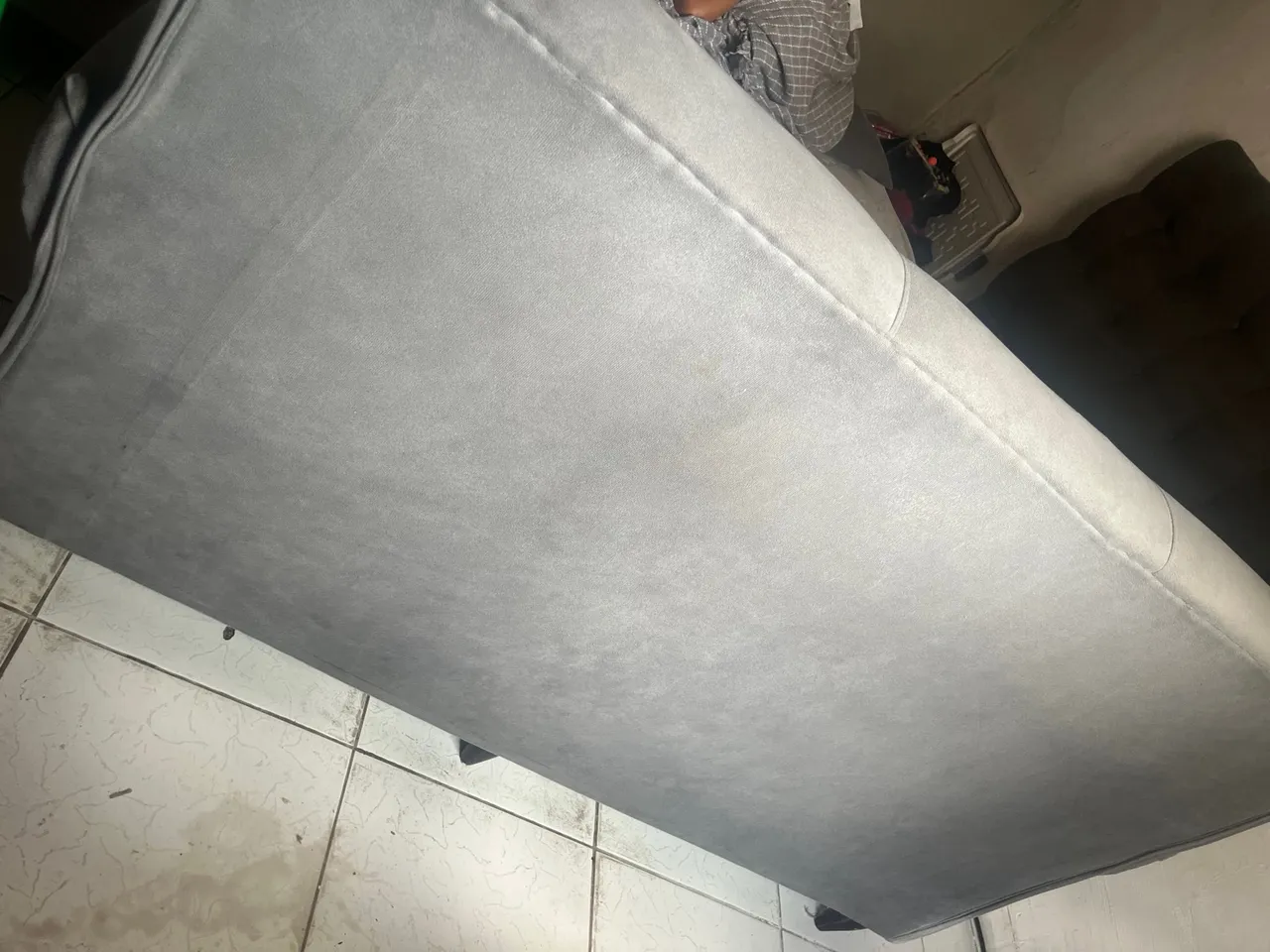 Sofá Cinza Moderno - Conforto e Estilo!