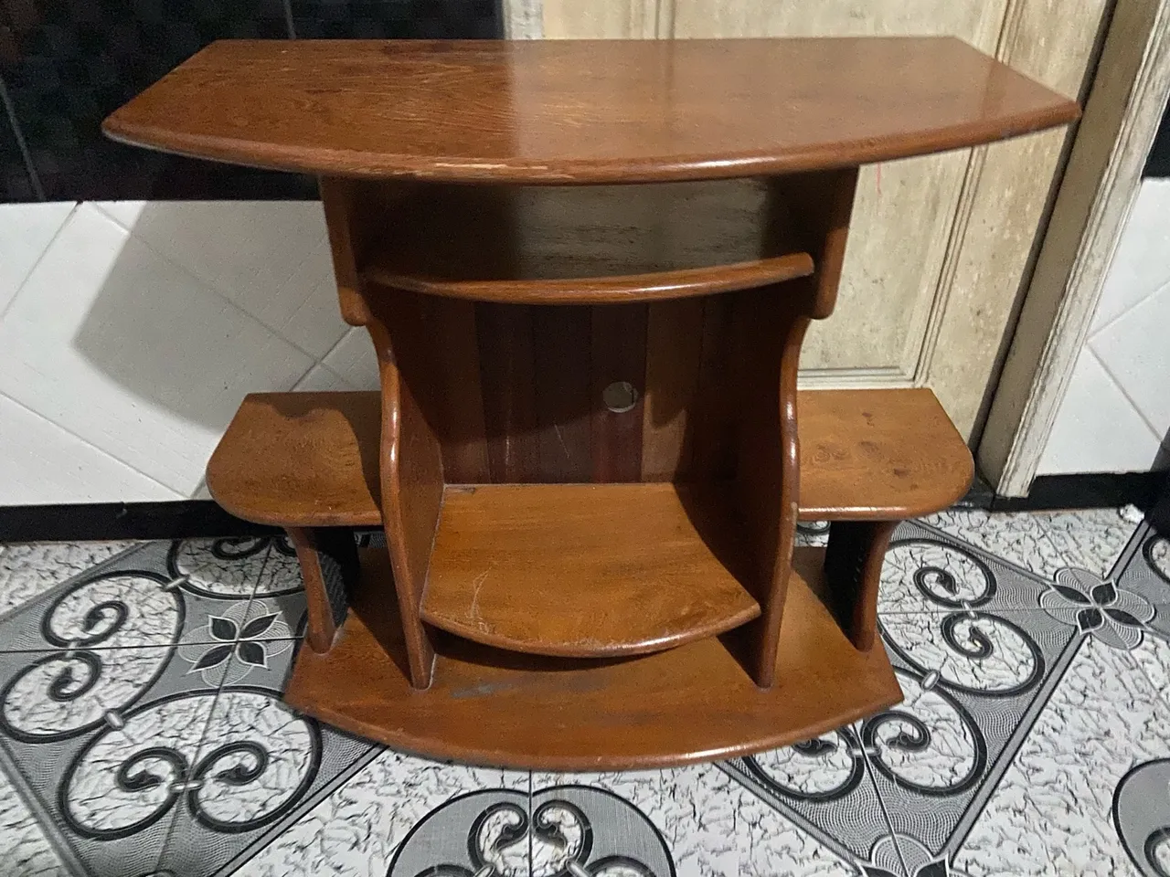 Rack de madeira para TV ou decoração