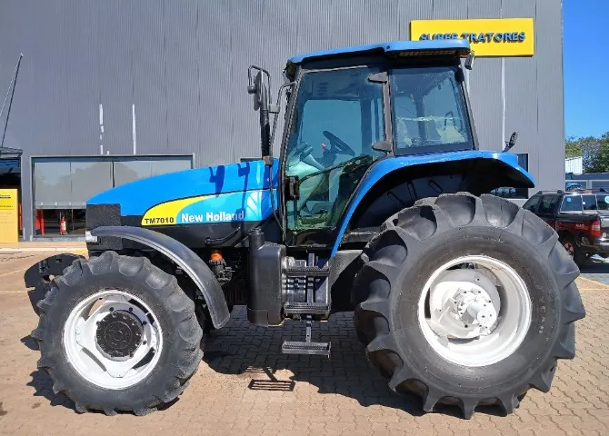 Trator New Holland TM7010