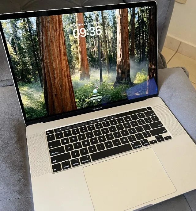 MacBook Pro 16