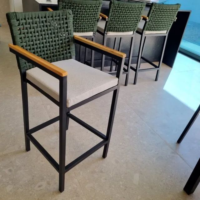 BANQUETA DE CORDA NÁUTICA COM BRAÇO