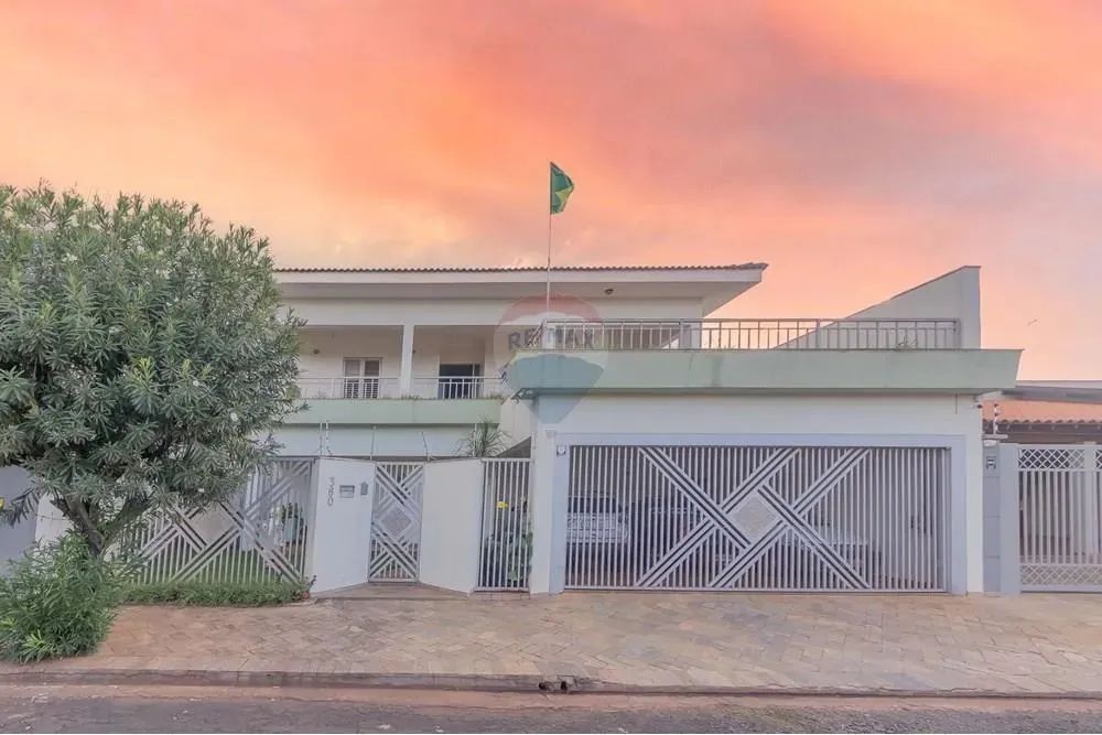 Casa sobrado à venda com 4 quartos sendo 3 suítes no jardim São Marcos, Jaboticabal sp - a
