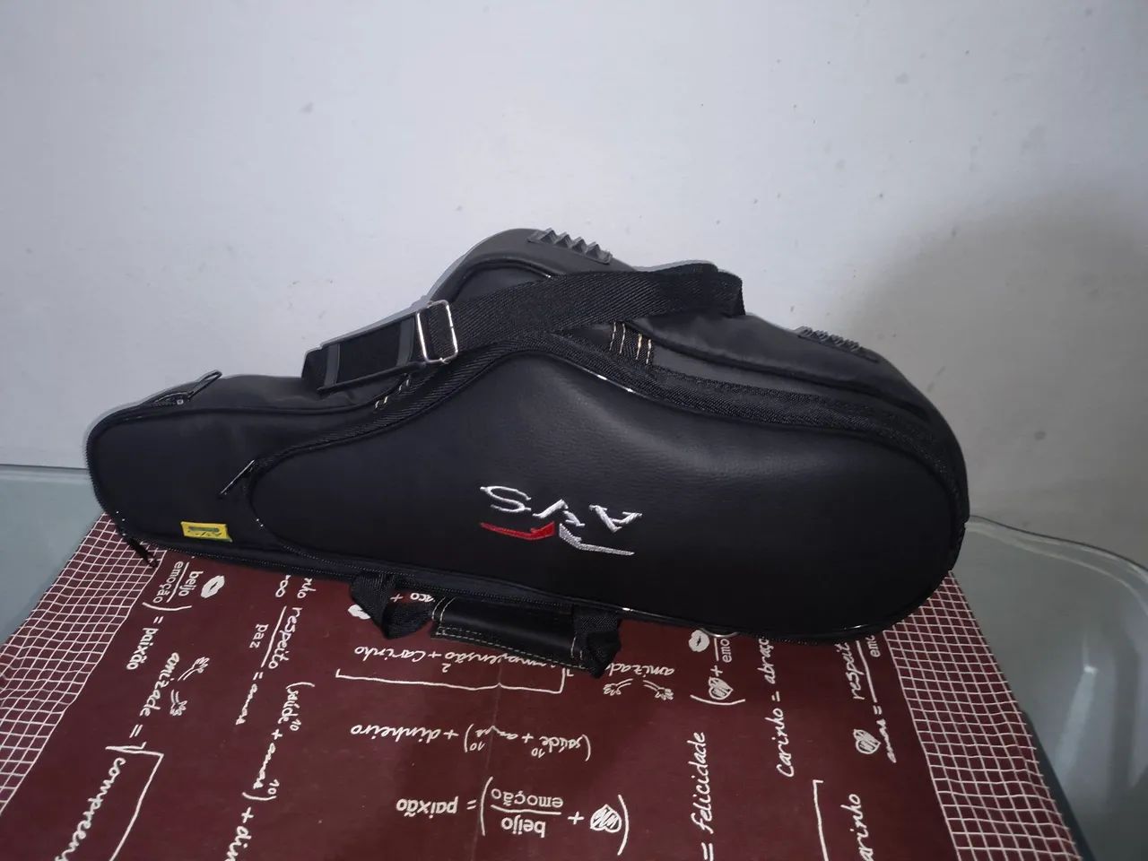   VENDO HARD CASE. SUPER LUXO  NOVO.              - Foto 2