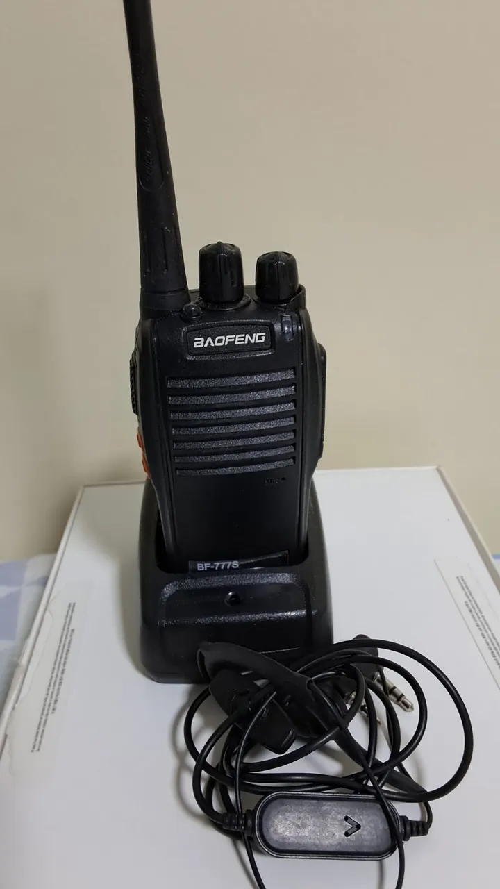 Rádio Comunicador Baofeng BF-777S com Fone e carregador