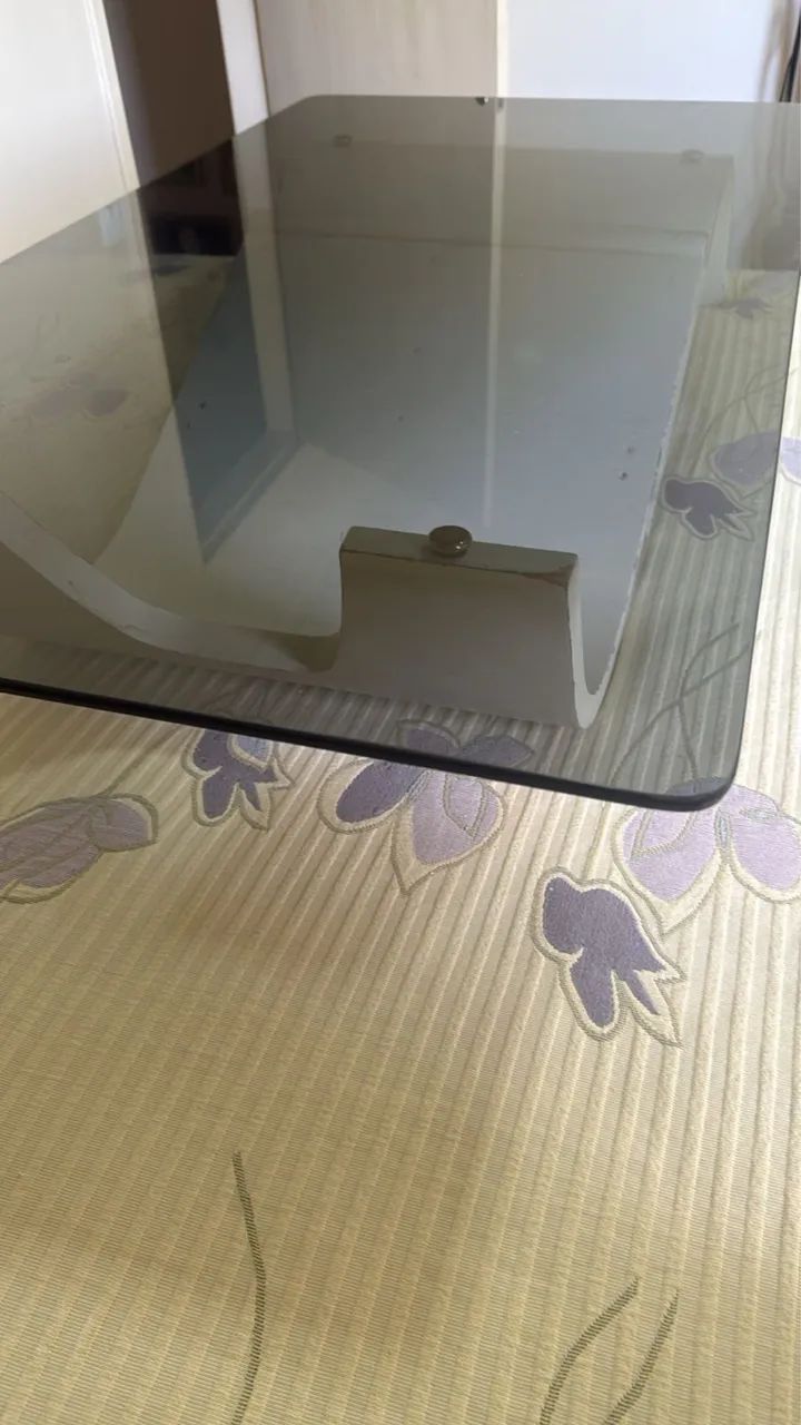 Mesa de Centro Rudnick Design Moderno Curva Base Branca e Vidro Fumê - Foto 3