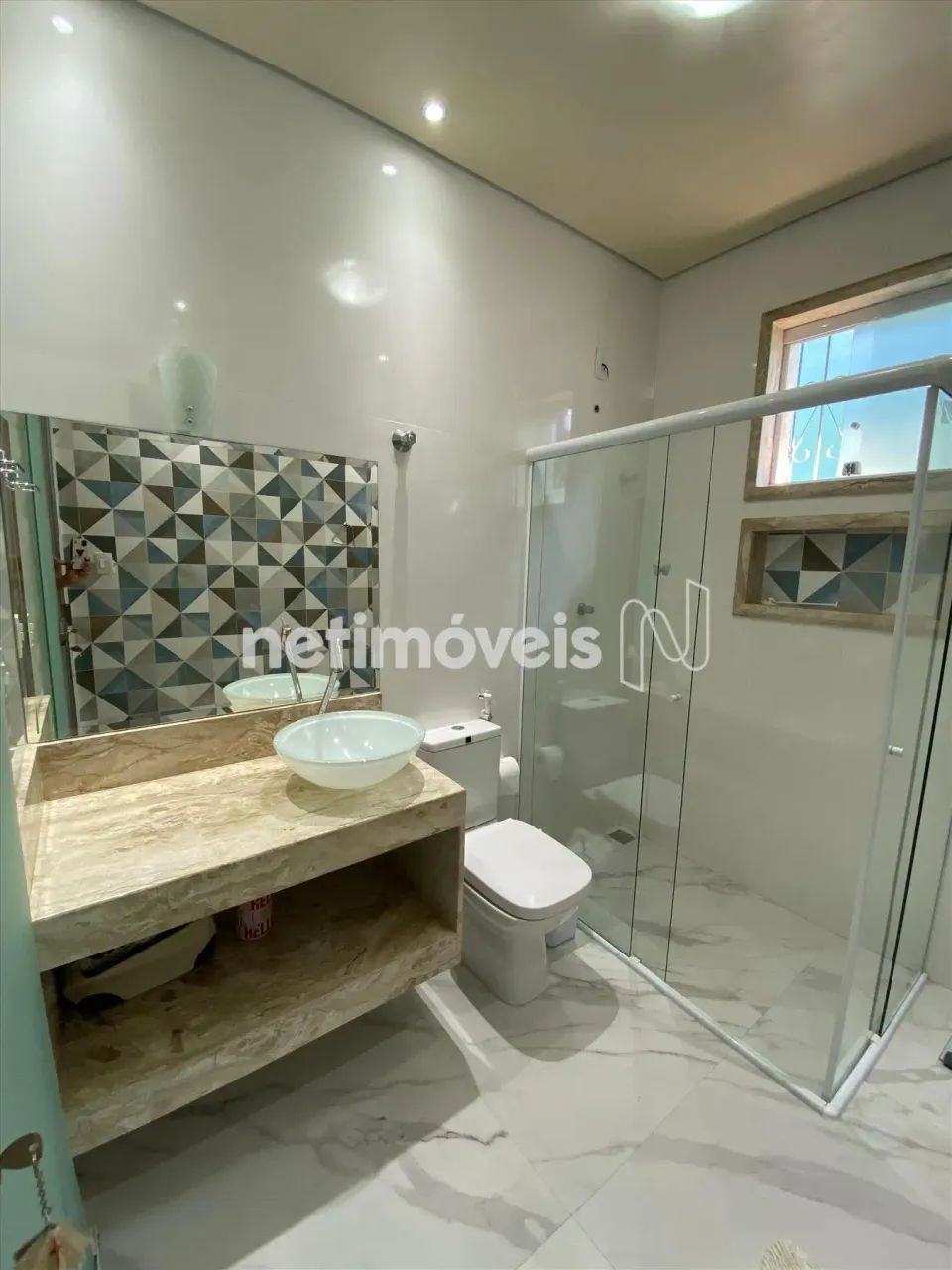 Casa linear, lote 360m²;, 3 quartos, no bairro Copacabana.