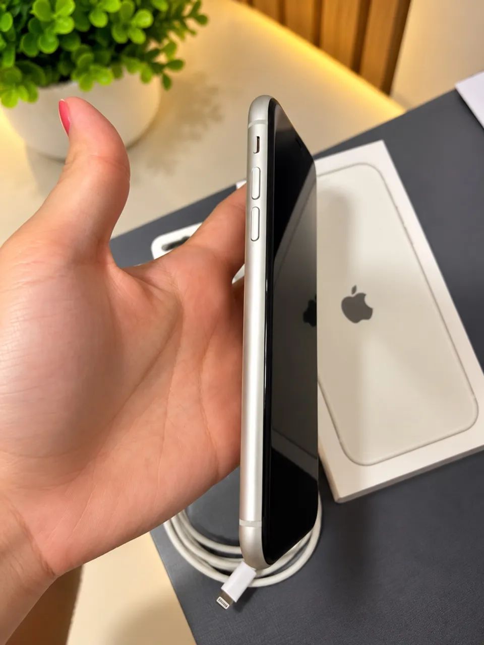 iPhone 11 Branco 256gb COM Caixa COM Carregador  - Foto 4