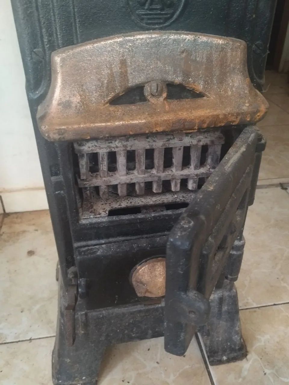 Vendo salamandra ferro fundido  - Foto 3