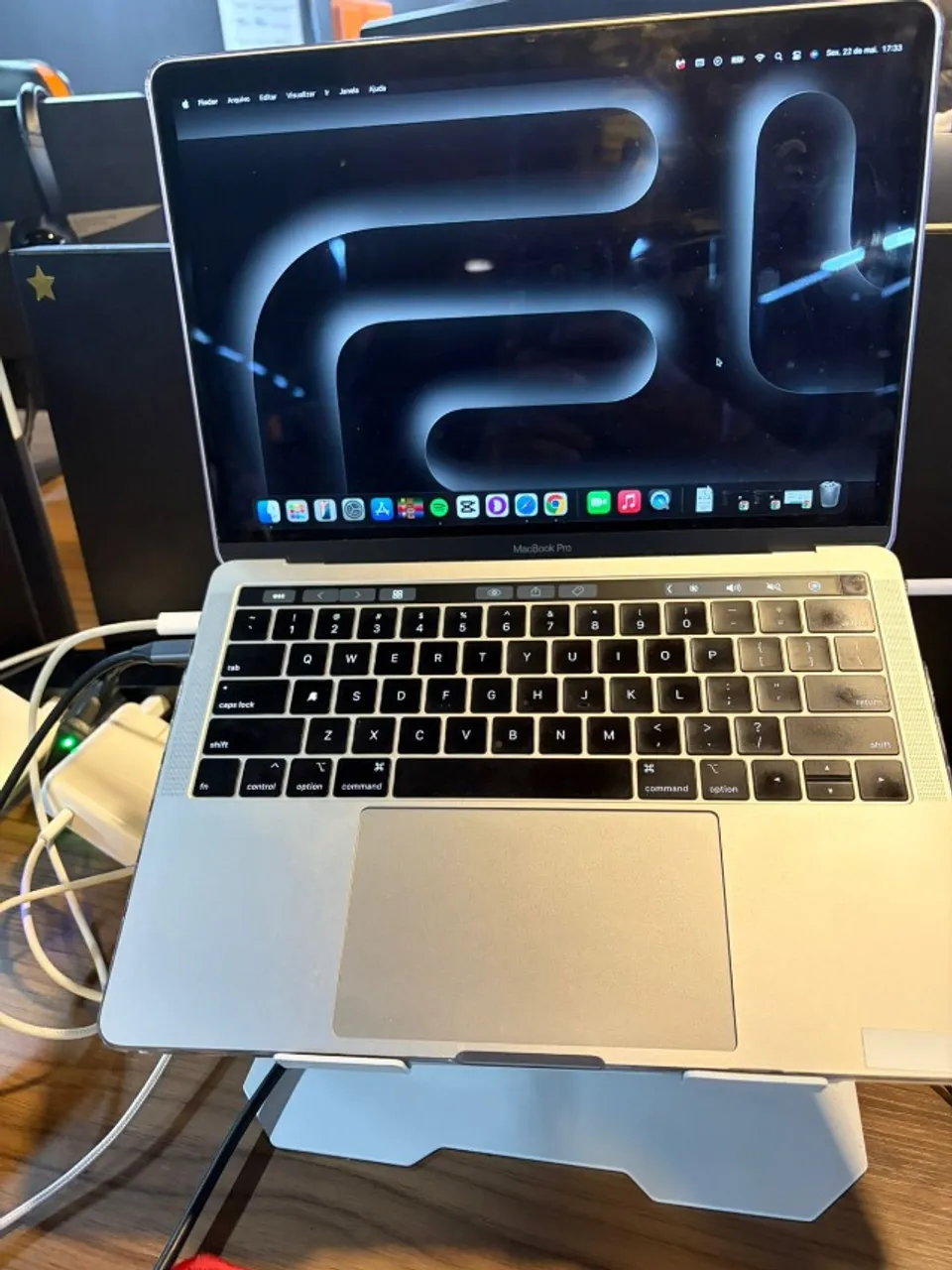 MacBook Pro 13? 2019 - Intel Core i5 | 8GB RAM | 128GB SSD | Touch