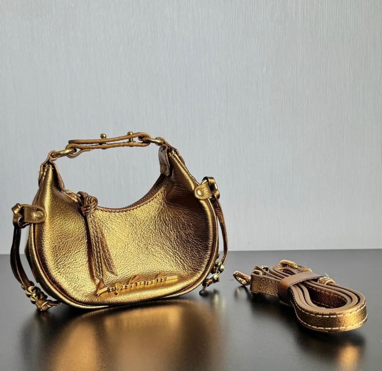 Bolsa dourada Luiza Barcelos 