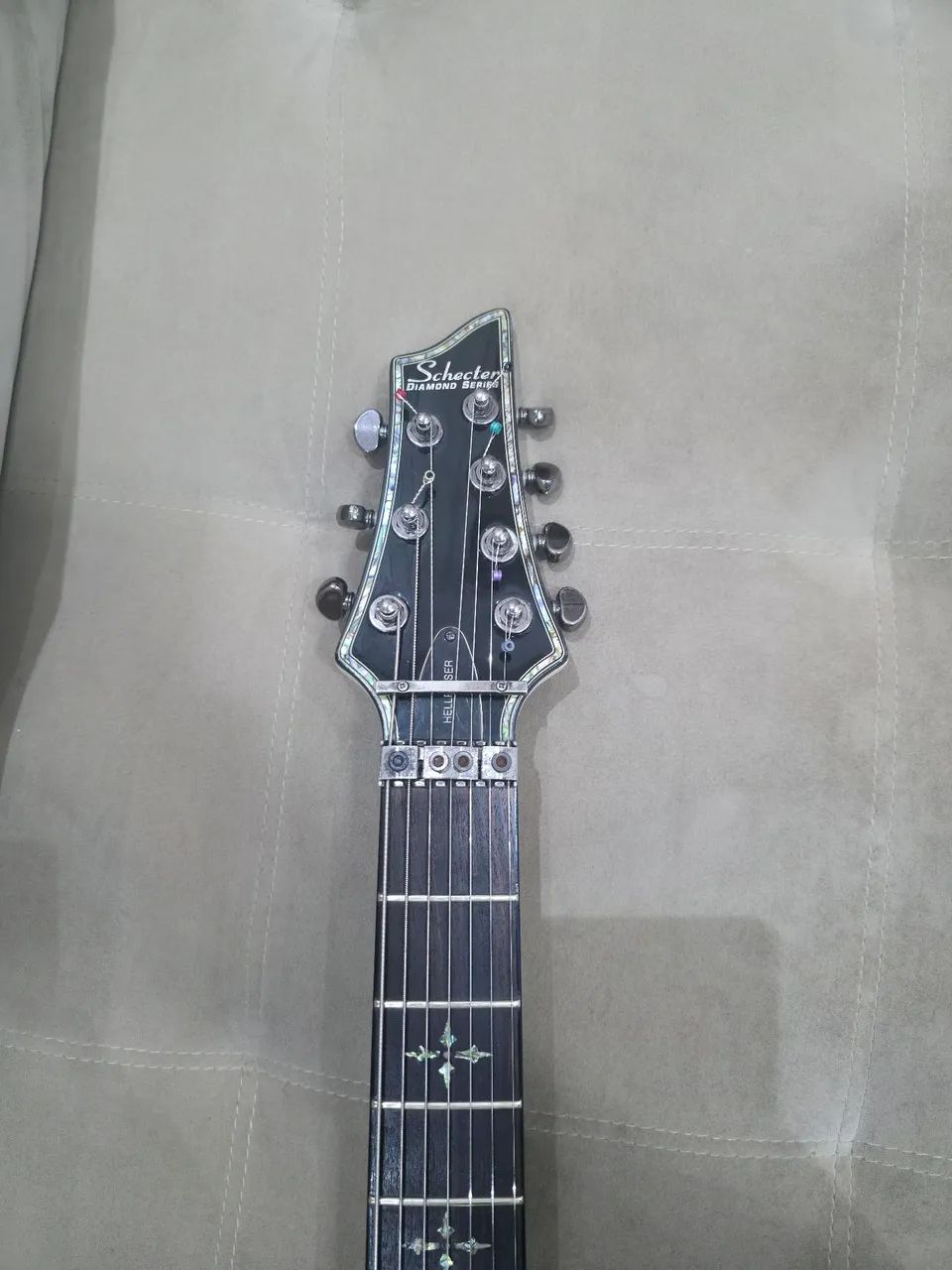 Schecter Hellraiser C7 Fr branca - Foto 3