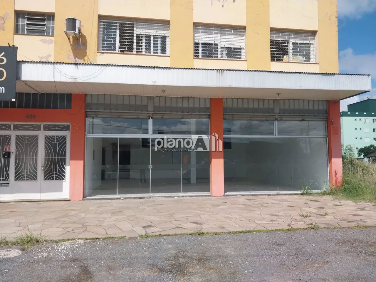 Loja para aluguel, com 111m², - Parque dos Anjos - Gravataí / RS por R$ 8.000,00 - Foto 2