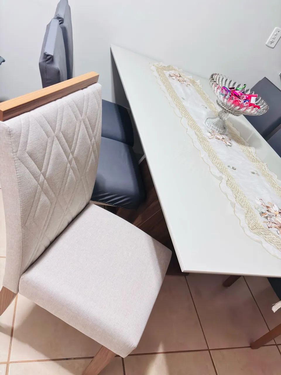 Conjunto sala de jantar com tampo de vidro e 6 cadeiras - Foto 5