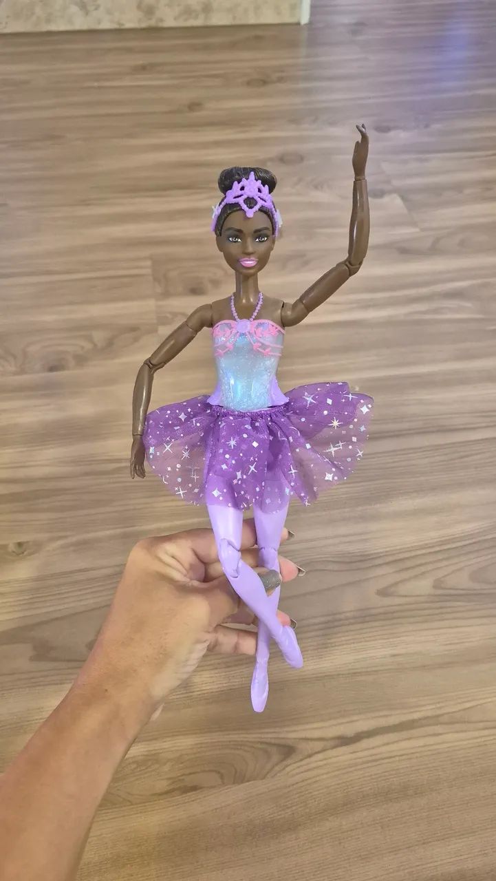 Barbie bailarina com luz