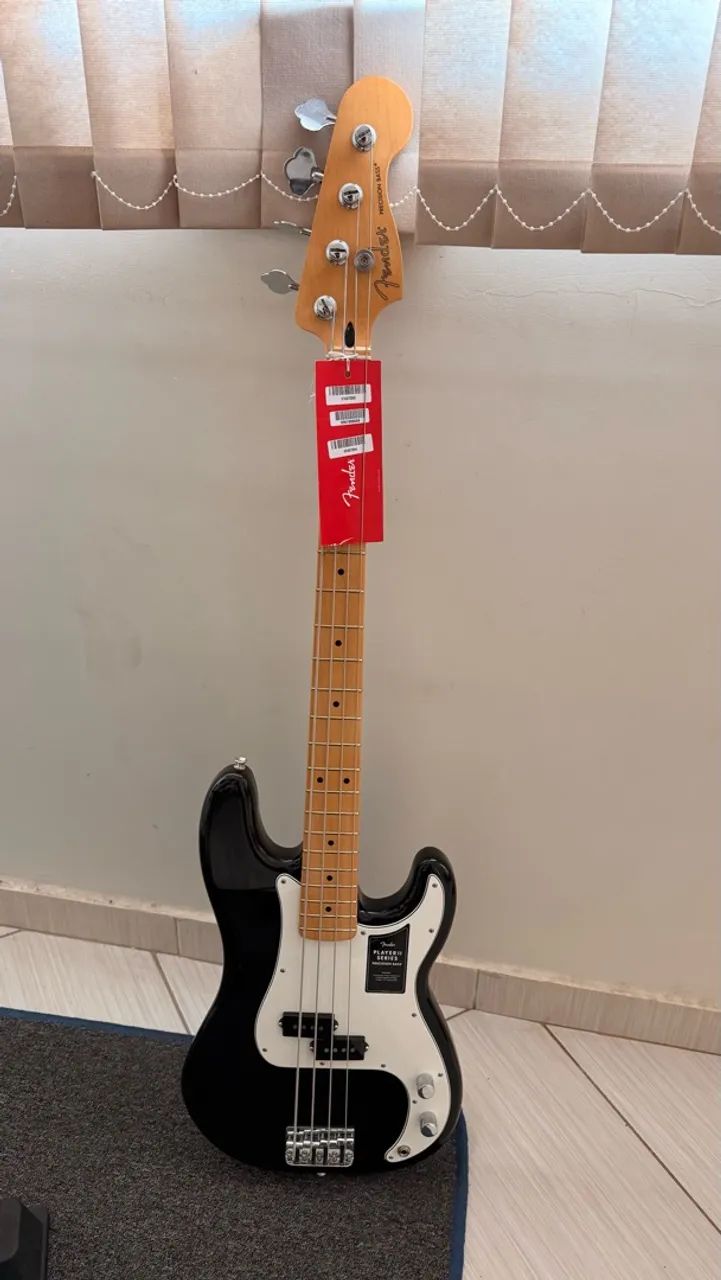 Baixo Fender Precision Player 2
