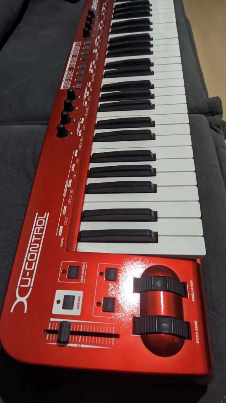 Controlador Midi Behringer UMX610 - Foto 3