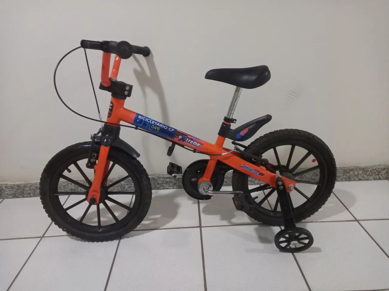 Vendo bicicleta aro16 - Foto 2
