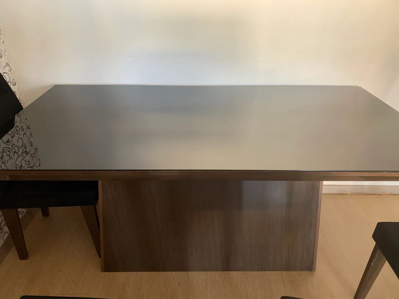 Mesa de jantar com 4 cadeiras estofadas - Foto 4