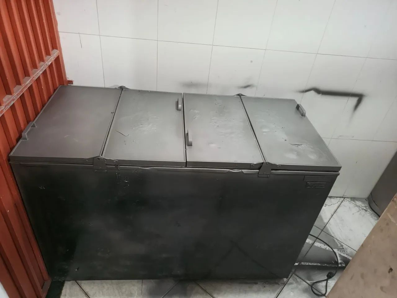 Metal freezzer bivolts