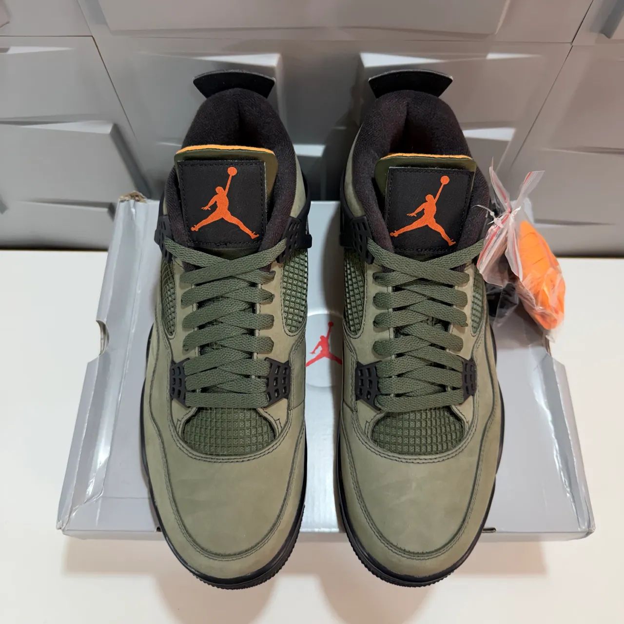 Air Jordan 4 Retro × Undefeated 43 - Foto 2