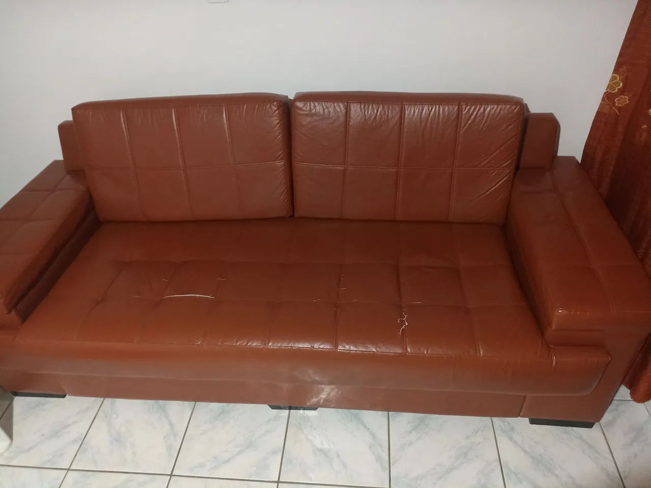 Sofá em Courino cor Telha  - Foto 2
