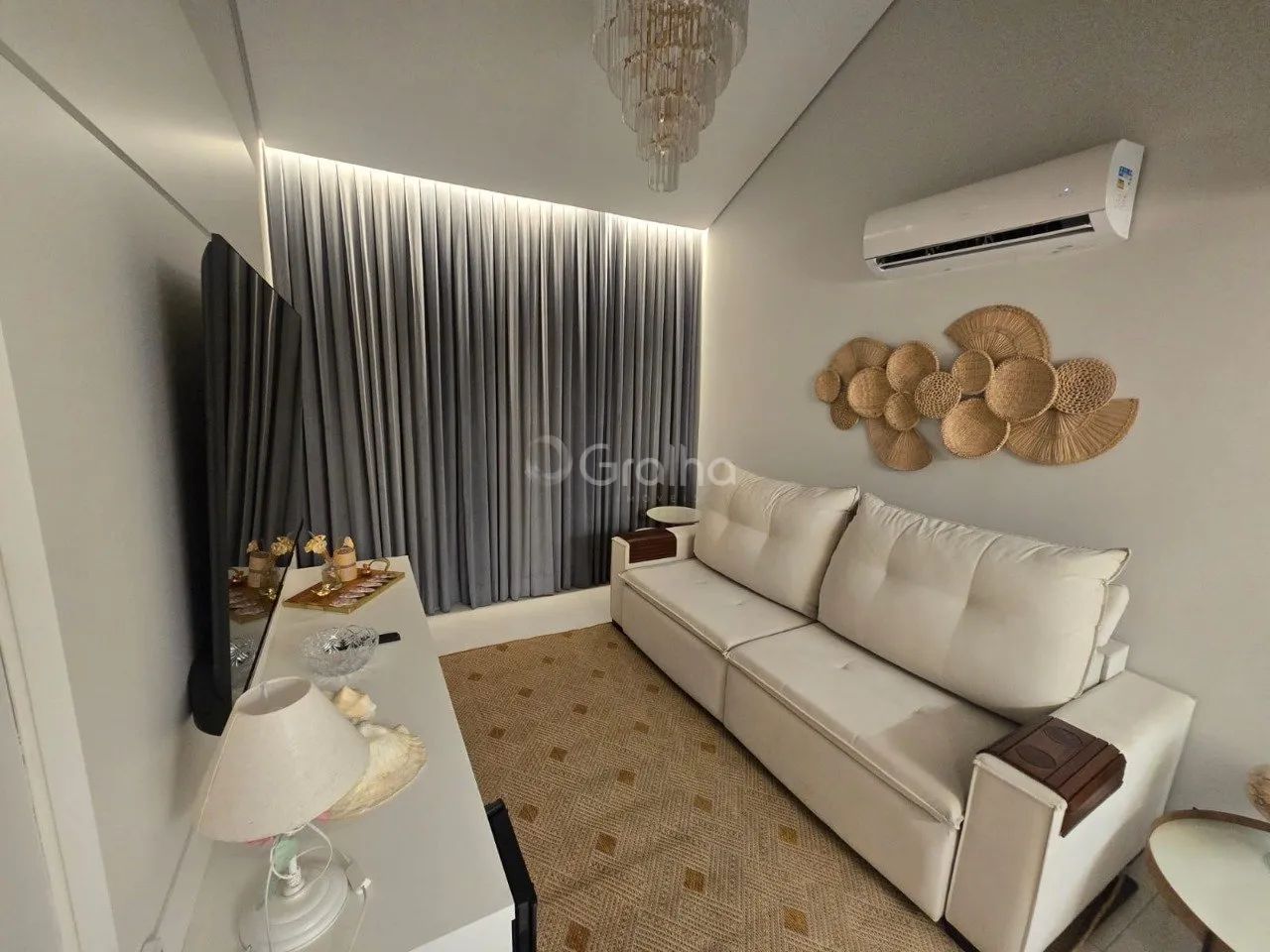 Apartamento com 2 quartos e 70m² privatos no bairro Daniela, Florianópolis