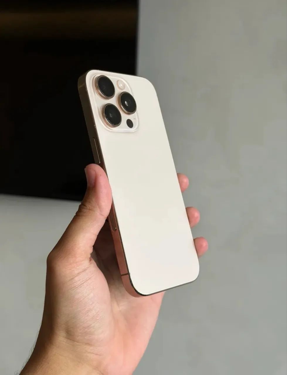 iPhone 16 Pro Desert Titanium  - Foto 3